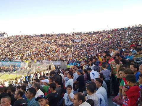 جانب من الجماهير الحاضرة لآخر مباراة للأولمبي الفلسطيني 