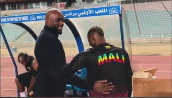 مومو سيسوكو