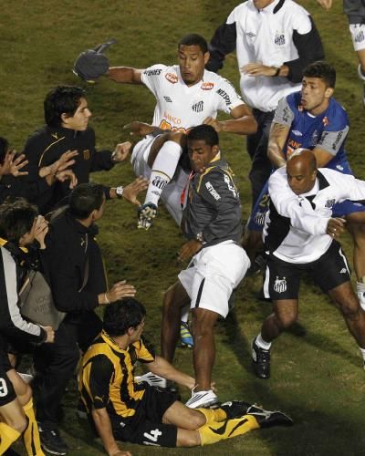 2011-06-232011-06-23t041710z_01_sao234_rtridsp_3_soccer-latam-libertadores_reuters