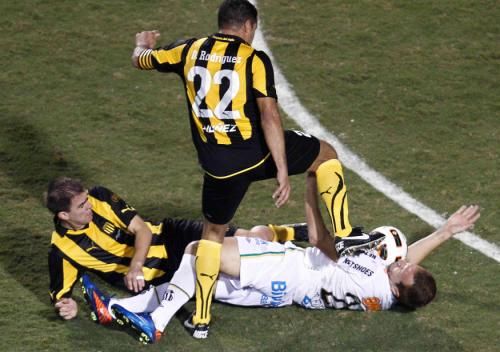 2011-06-232011-06-23t020518z_01_sao208_rtridsp_3_soccer-latam-libertadores_reuters