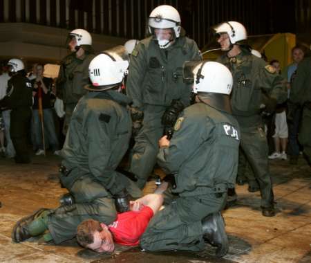 2006-06-14t230347z_01_fed125_rtridsp_2_sport-soccer-world