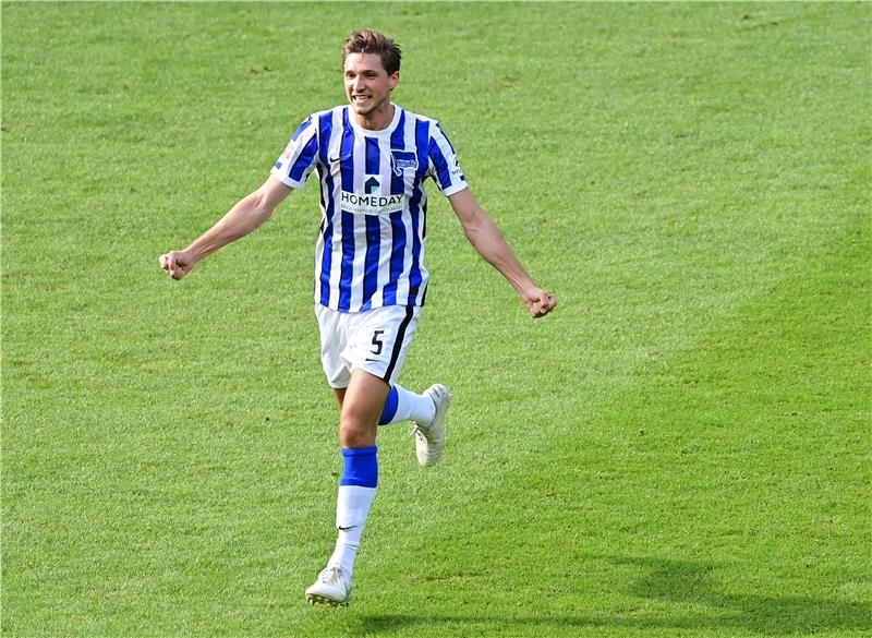  نيكلاس شتارك 