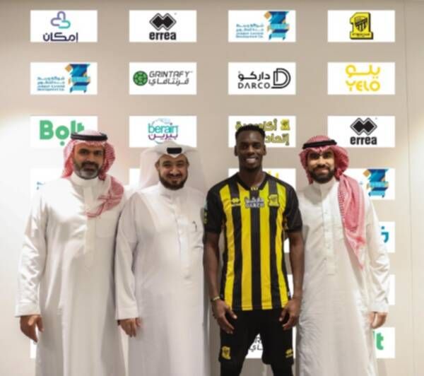 زياد الصحفي ووكيله وأحمد كعكي وحامد البلوي