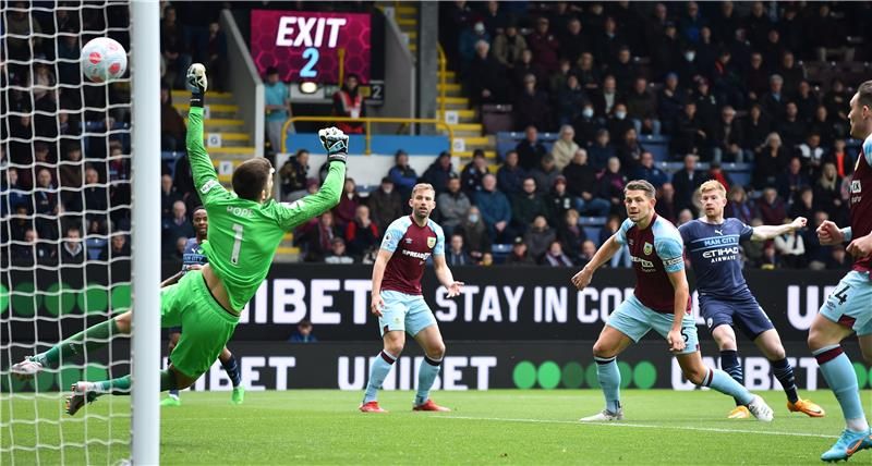 بيرنلي ومانشستر سيتي