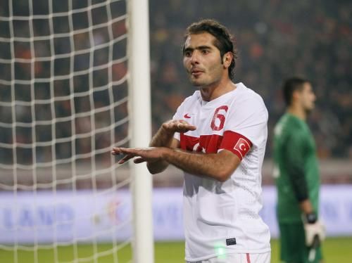 2010-11-17t214451z_01_mkn018_rtridsp_3_soccer-friendly_reuters