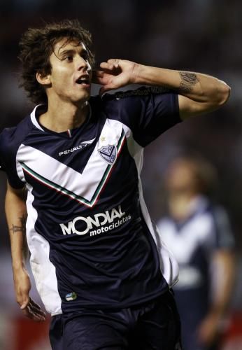 2011-05-062011-05-06t033859z_01_qui04_rtridsp_3_soccer-latam-libertadores_reuters