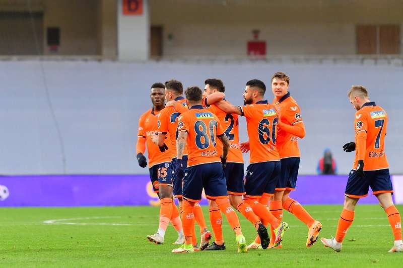 لاعبو إسطنبول باشاك شهير