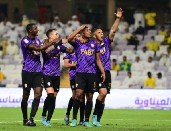 لاعبو العين