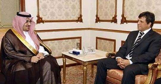 الأمير نواف بن فيصل يستقبل المدرب البرازيلي روجيو الفونسو