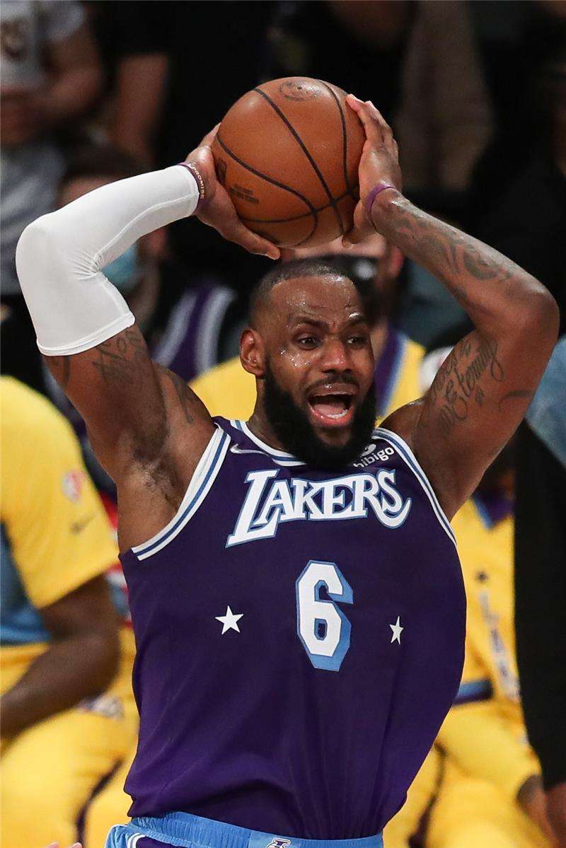 ليبرون جيمس