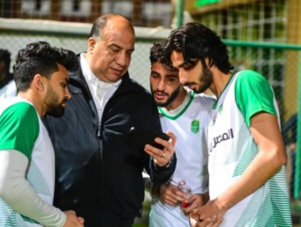 مصيلحي مع اللاعبين