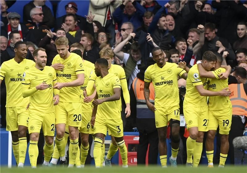 لاعبو برينتفورد 