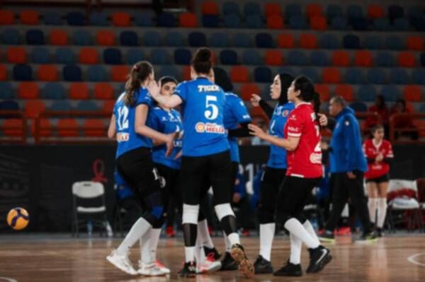 لاعبات الأهلي