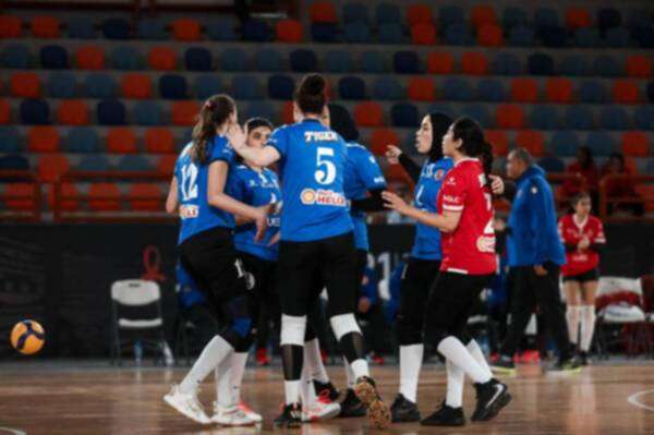 لاعبات الأهلي