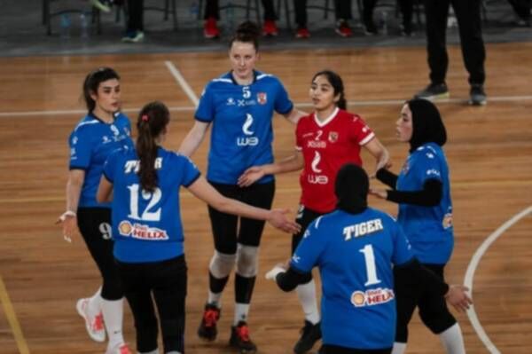 لاعبات الأهلي