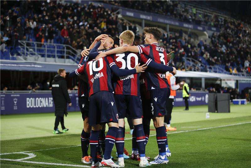 لاعبو بولونيا