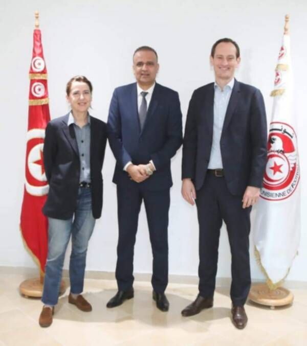 وديع الجريء مع ممثلي الرابطة الفرنسية المحترفة 