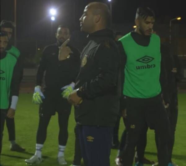 بدران في أقصى اليمين خلال التدريبات