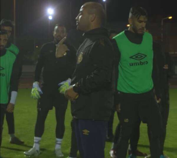 بدران في أقصى اليمين خلال التدريبات