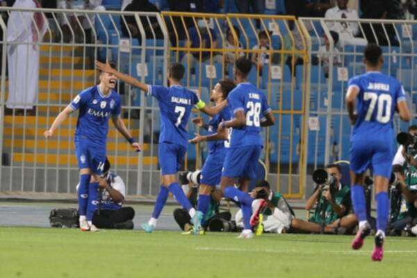 لاعبو الهلال