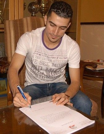 الحموي يوقع على كشوفات شباب الاردن