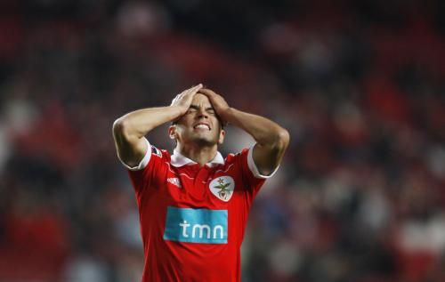 2010-12-03t215327z_01_rfm08_rtridsp_3_soccer-portugal_reuters
