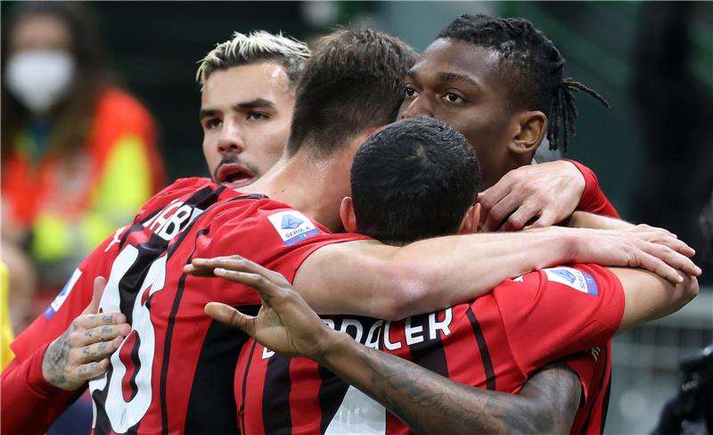 فرحة لاعبي ميلان