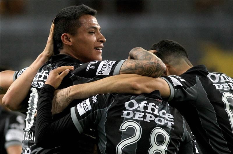 لاعبو باتشوكا