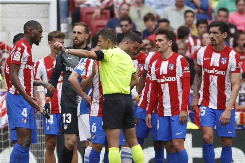 لحظة طرد جيفري كوندوجبيا