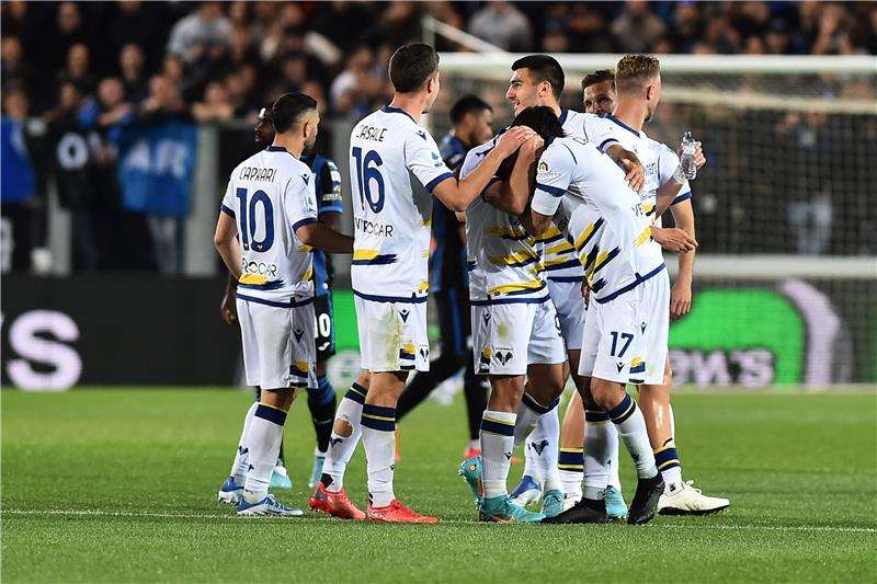 لاعبو هيلاس فيرونا