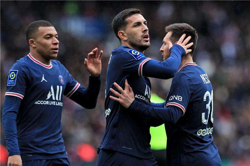 لاعبو باريس