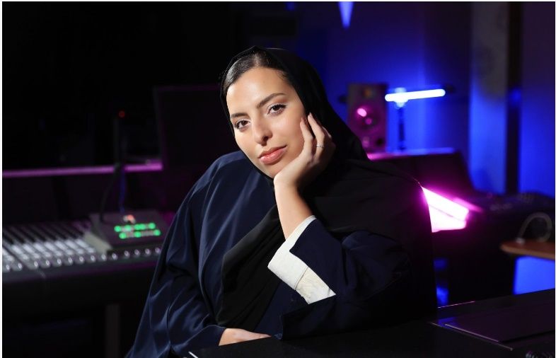 الفنانة عائشة