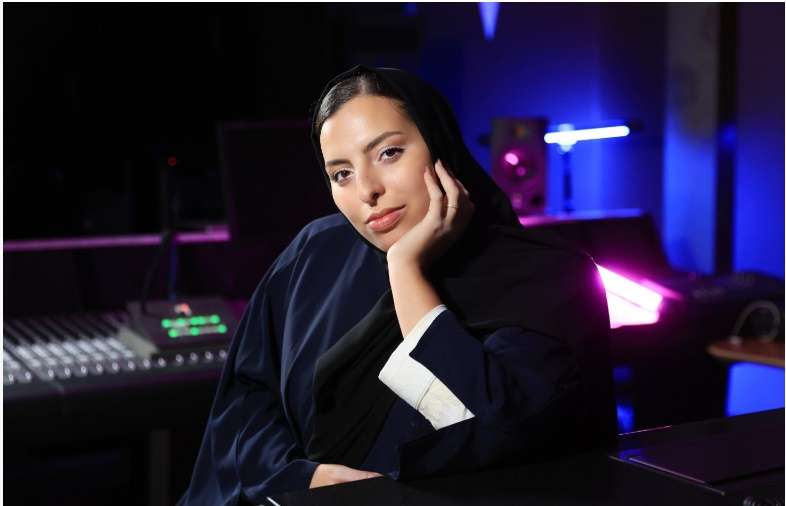 الفنانة عائشة