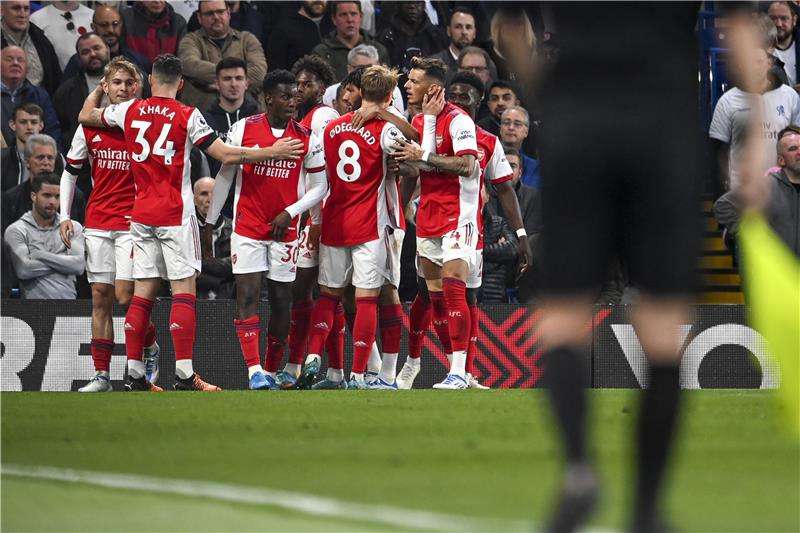 سميث رو يحتفل مع زملائه