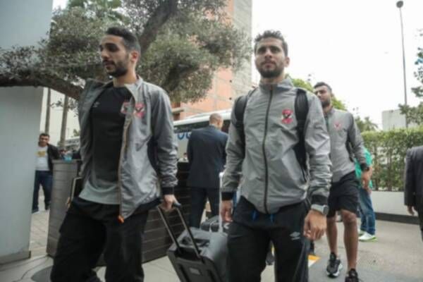 لاعبو الأهلي