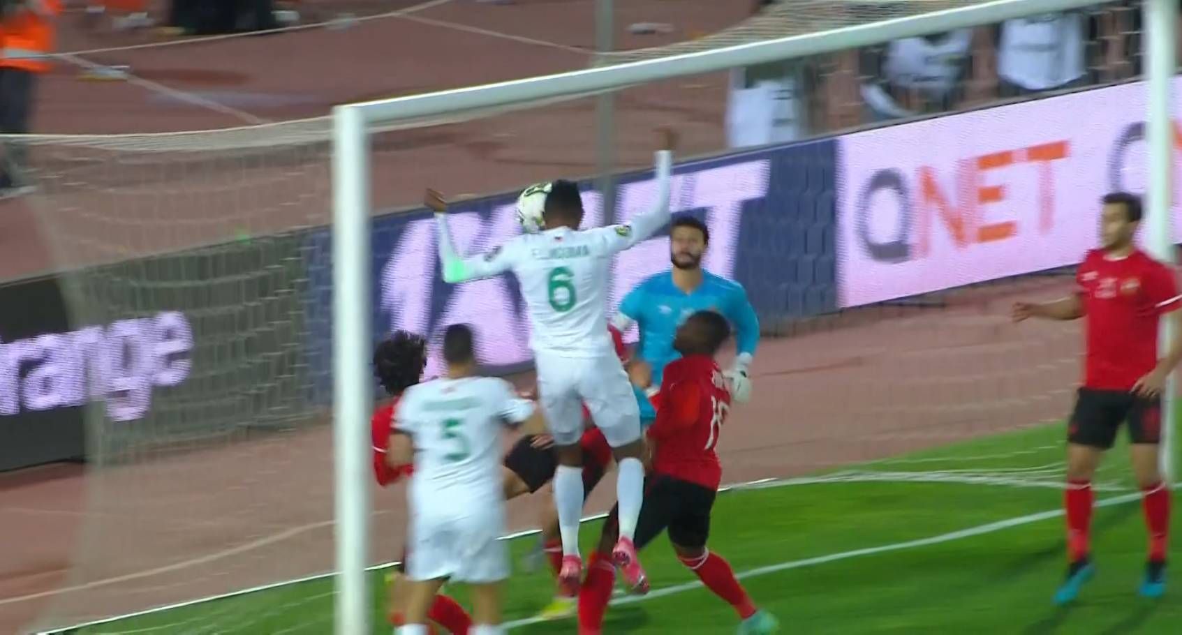 نجوما سجل هدف التقدم للرجاء