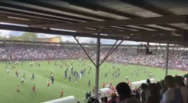 من الاقتحام