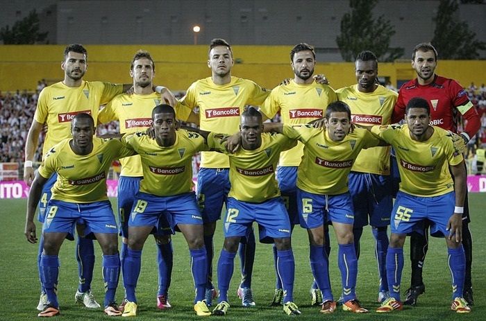 لاعبو إستوريل برايا