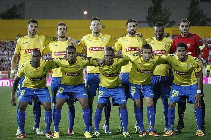 لاعبو إستوريل برايا