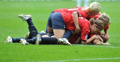 احتفال سيدات النرويج بالهدف