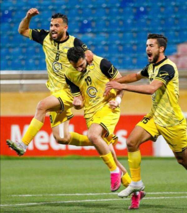 لاعبو الحسين إربد