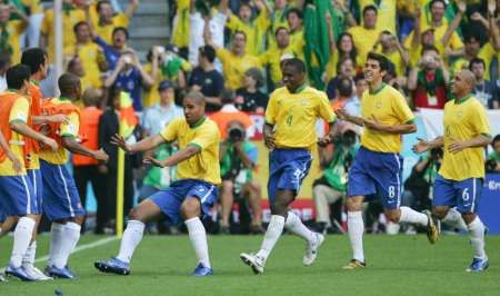 البرازيل هى البرازيل 6 نقاط من انتصارين 