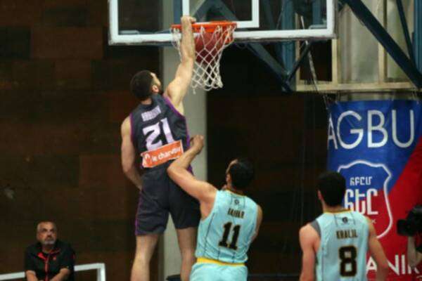 من منافسات كأس لبنان للسلة