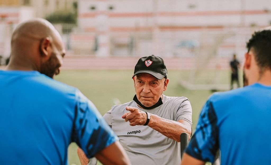 فيريرا مع لاعبي الزمالك