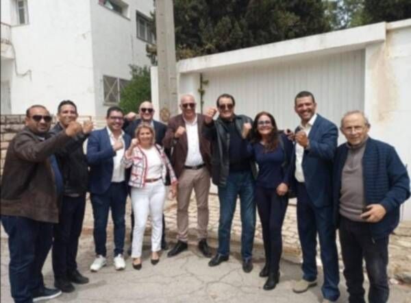 قائمة على العيادي