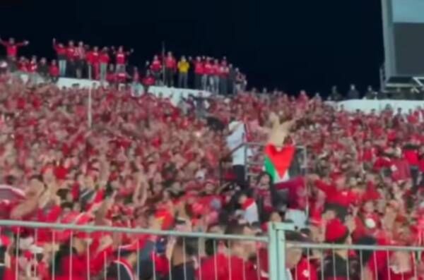 الحسوني وسط جمهور الوداد