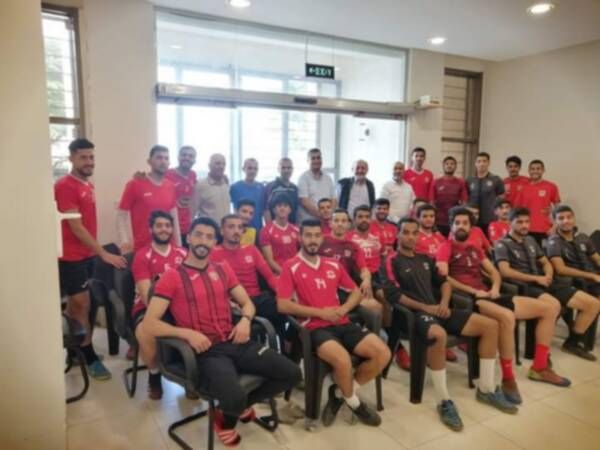 لاعبو الجزيرة 