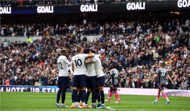 لاعبو توتنهام هوتسبير 