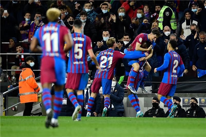 لاعبو برشلونة