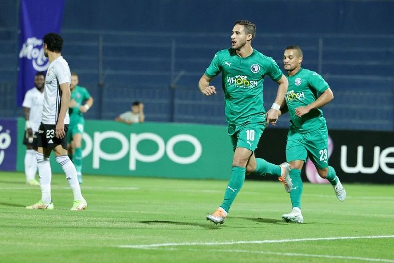 لاعبو بيراميدز 